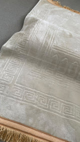 Alfombra de Oración Sakīna – Gruesa de 8 cm